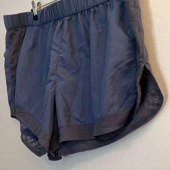 Tahari Sport Women's Navy Mesh Trim Elastic Waist Athletic Workout Shorts XL - Picture 2 of 5